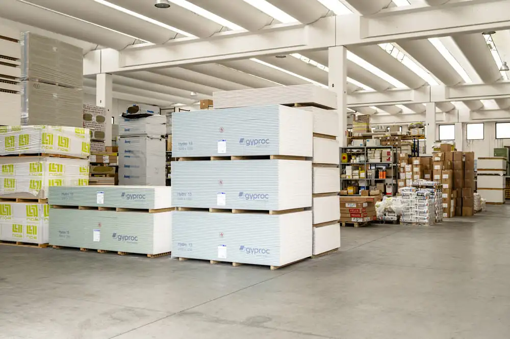 Linterno-del-magazzino-di-Giemme-Group